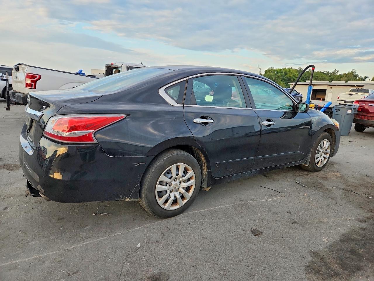 2015 Nissan Altima 2.5 S - Фото 3