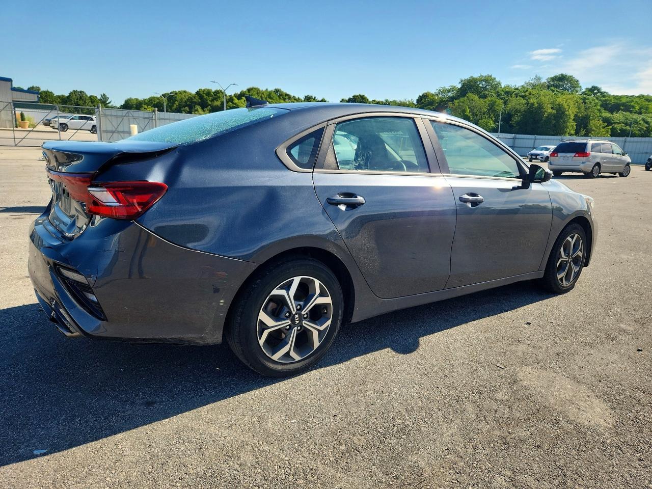 2020 Kia Forte Lxs - Фото 3