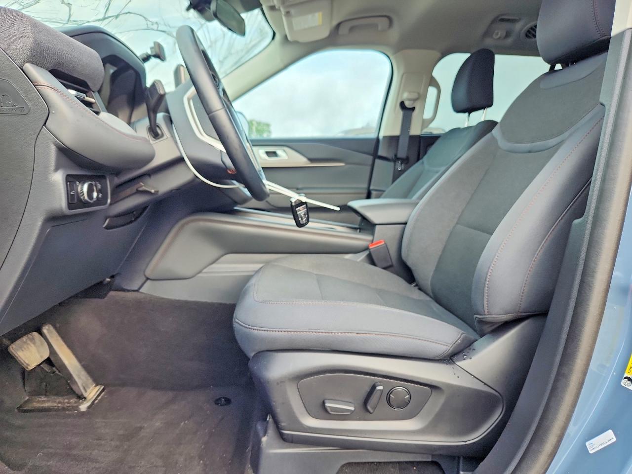 2025 Ford Explorer Active - Фото 7