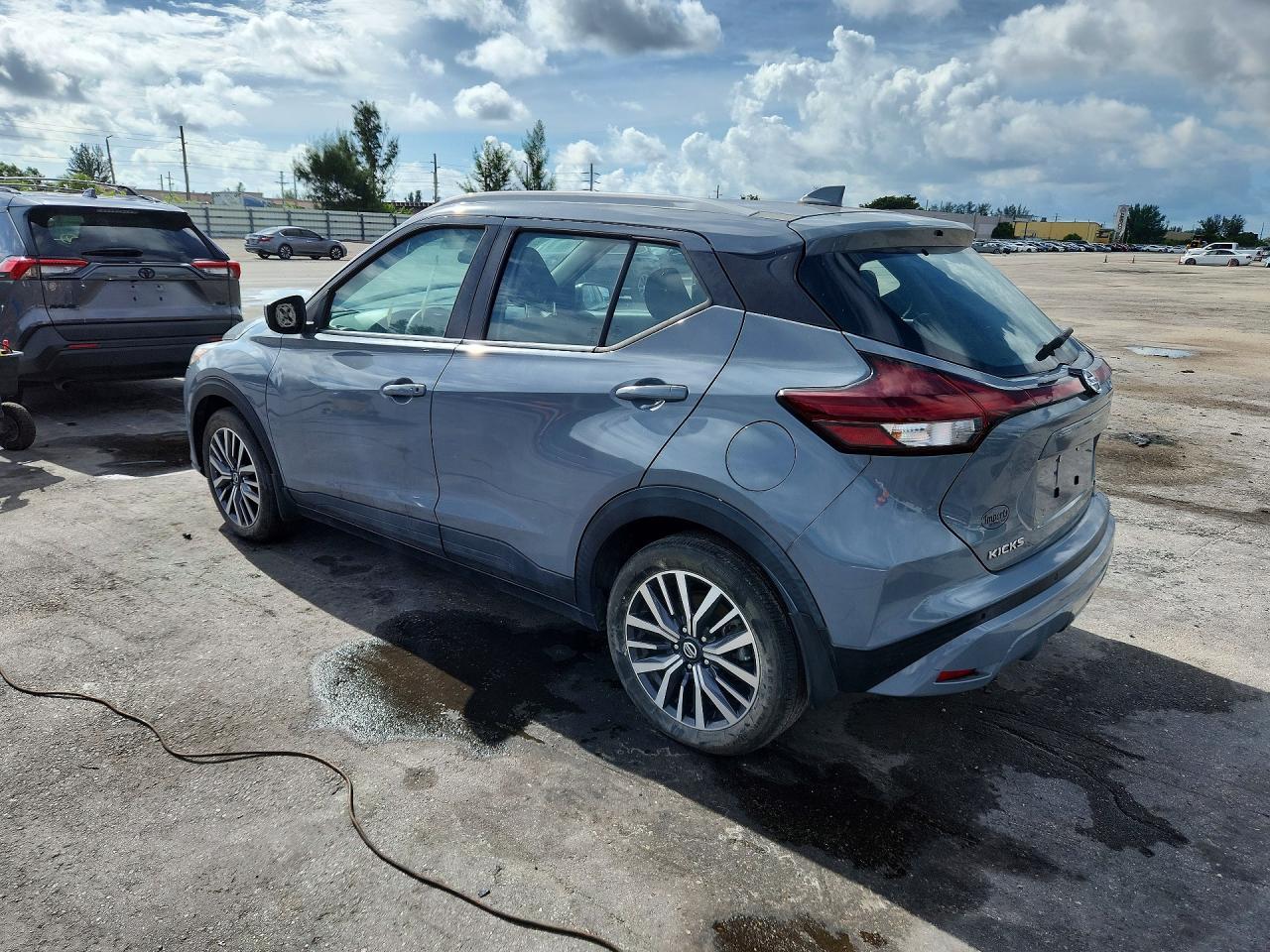 2021 Nissan Kicks Sv - Image 2