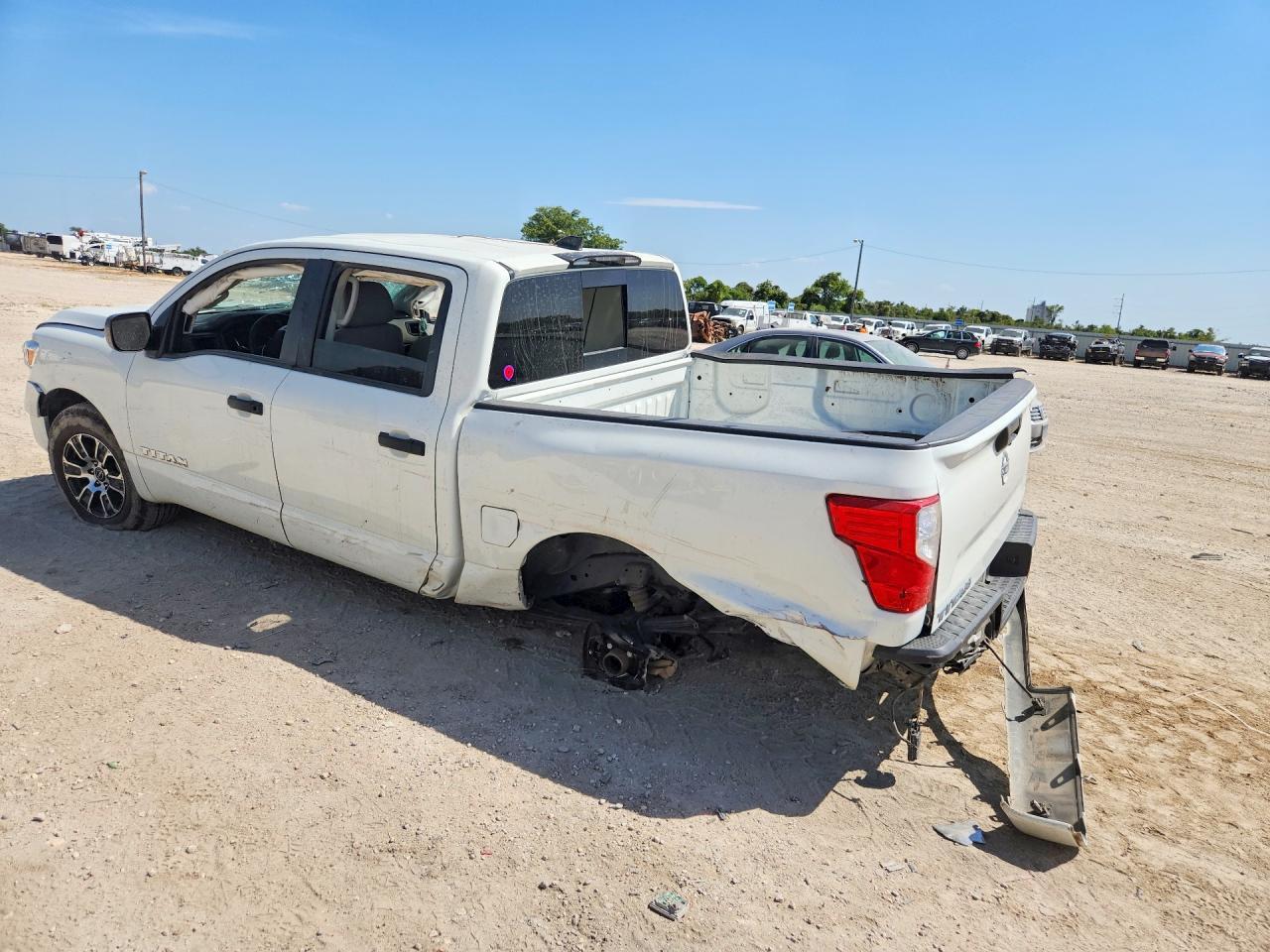 2024 Nissan Titan Sv - Image 2