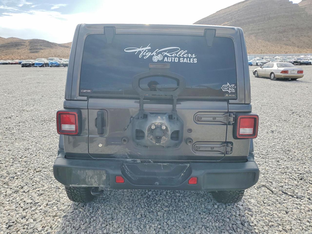 2018 Jeep Wrangler Unlimited Sahara - Image 6