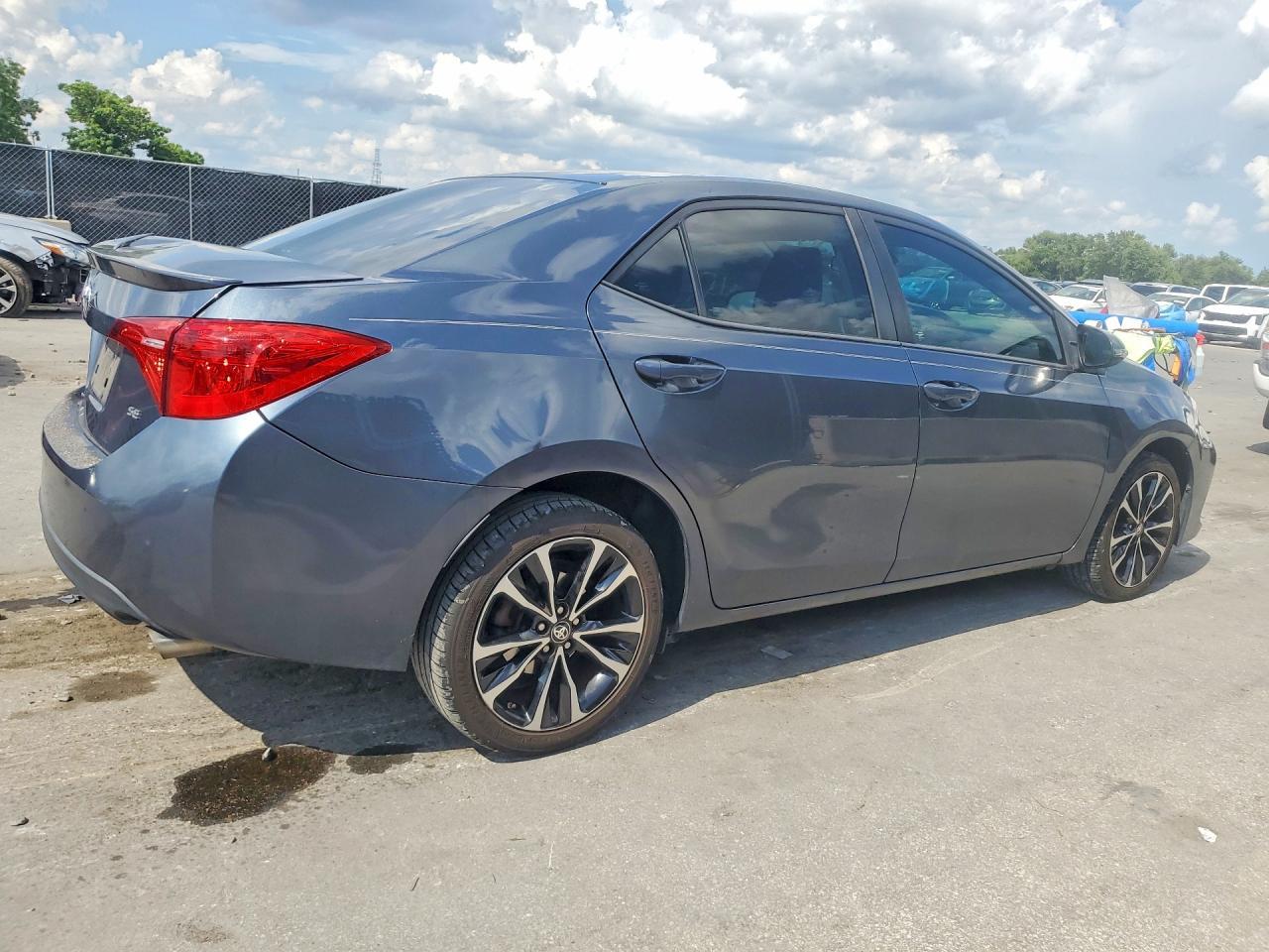 2017 Toyota Corolla Se - Фото 3