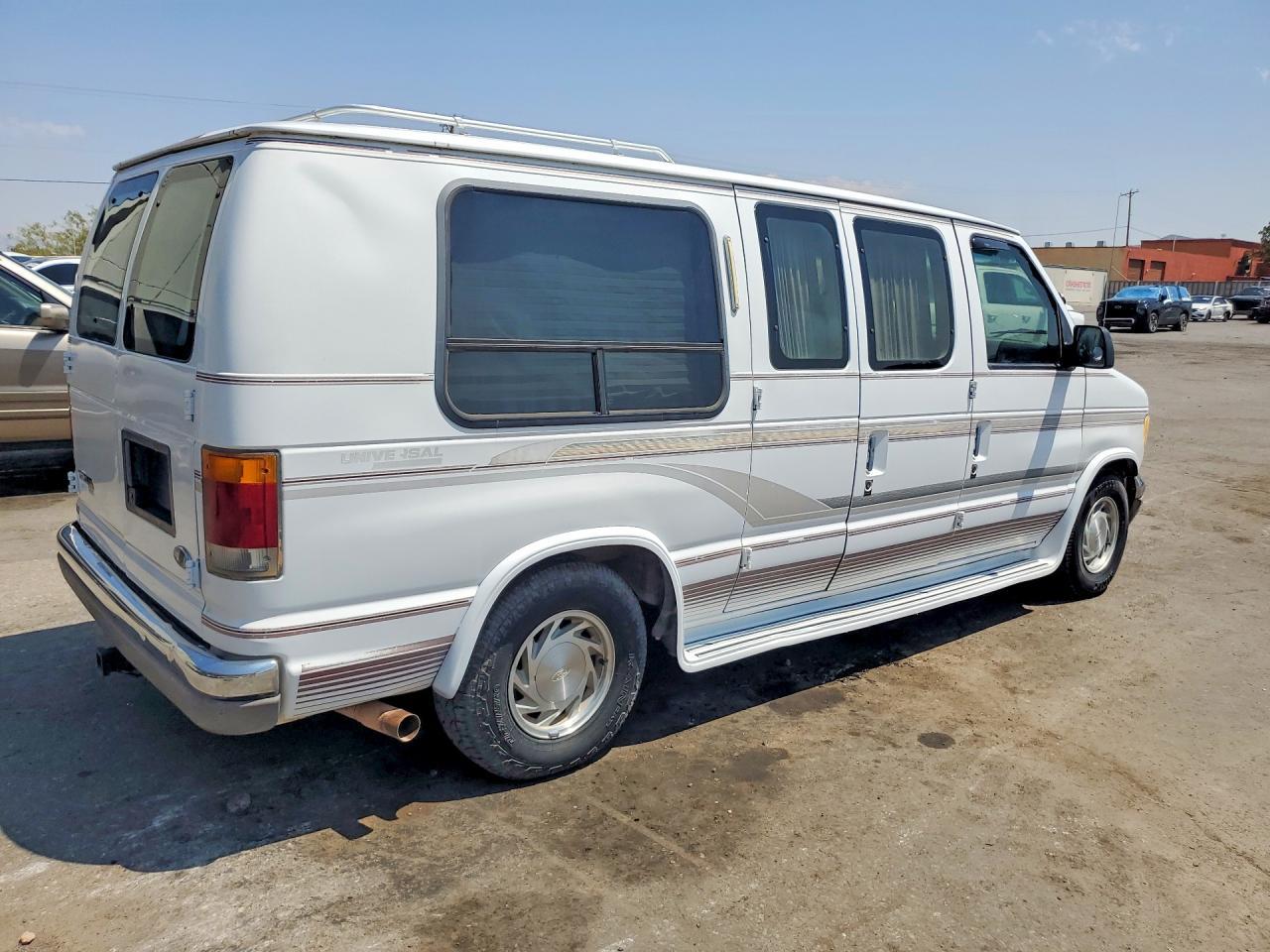 1994 Ford Econoline E150 Van - Фото 3