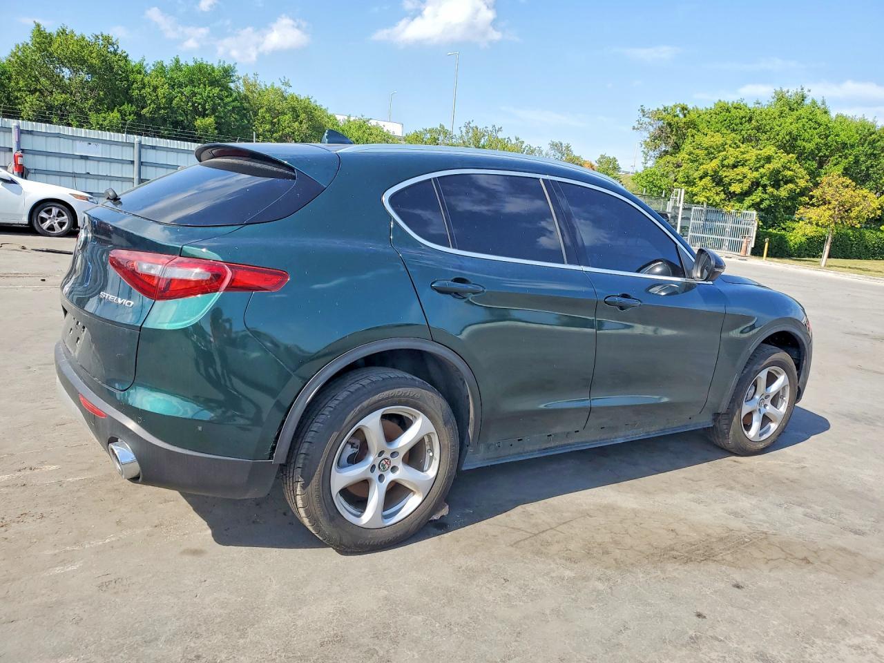 2019 Alfa Romeo Stelvio - Image 3