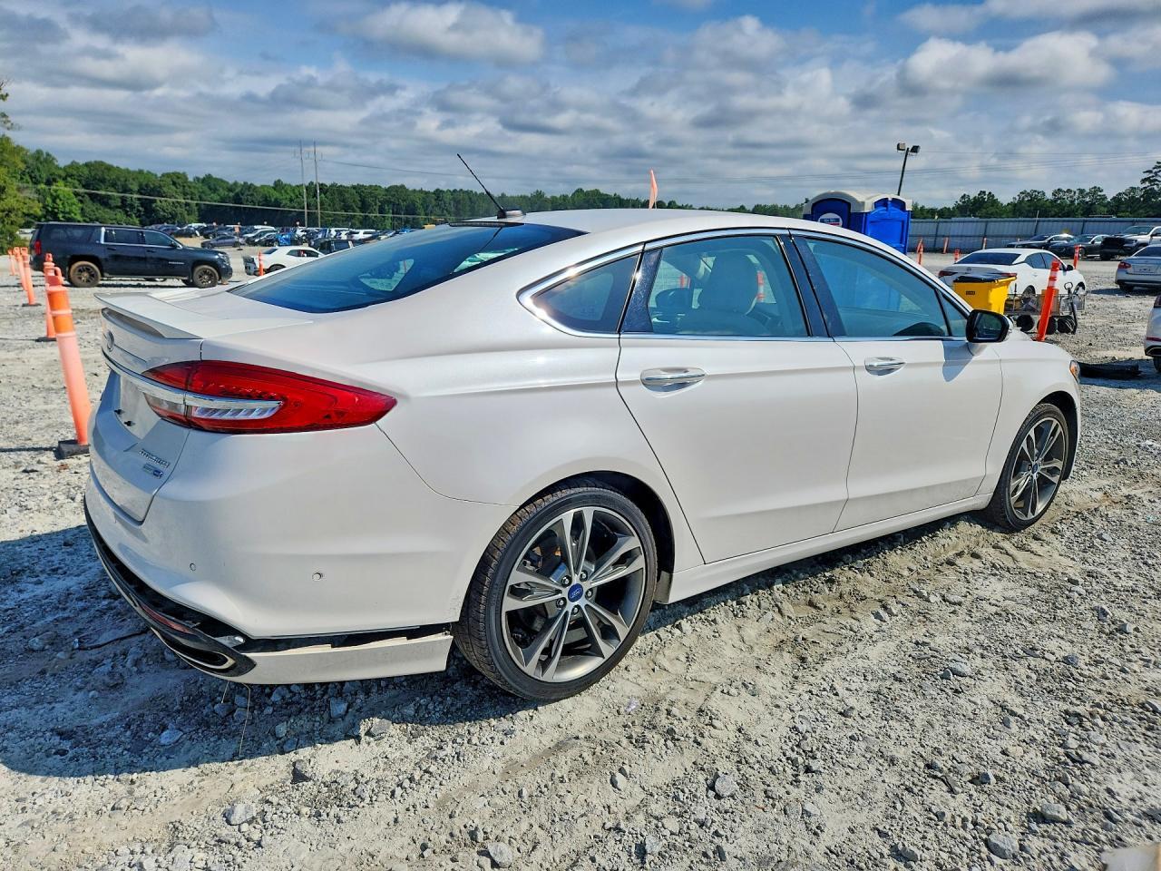 2017 Ford Fusion Titanium - Фото 3