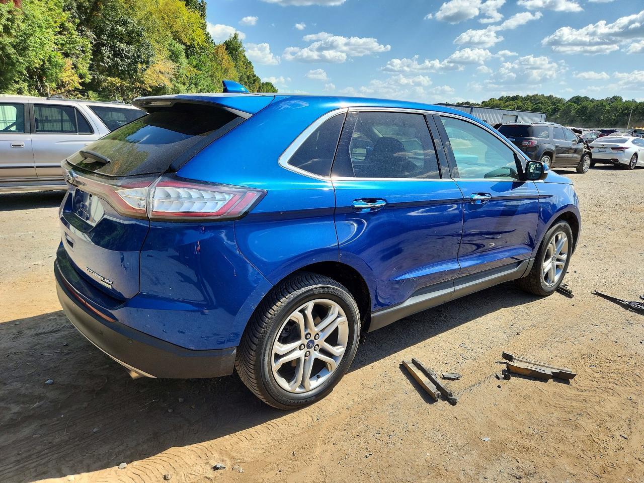 2018 Ford Edge Titanium - Image 3