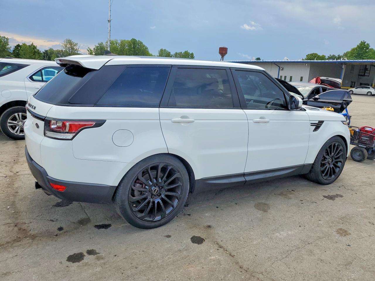 2016 Land Rover Range Rover Sport Hse - Image 3