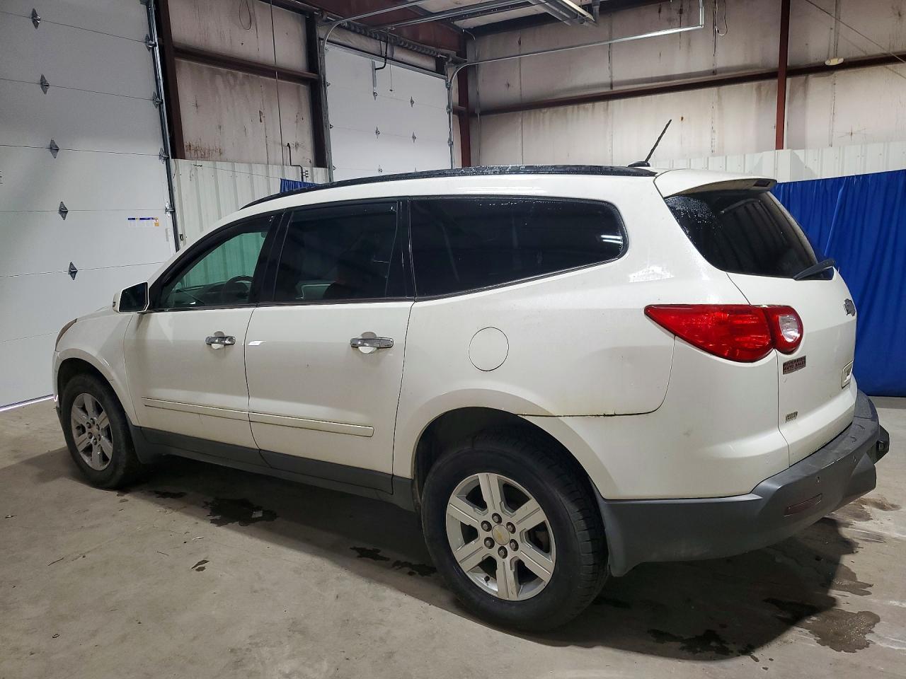 2012 Chevrolet Traverse Lt - Image 2