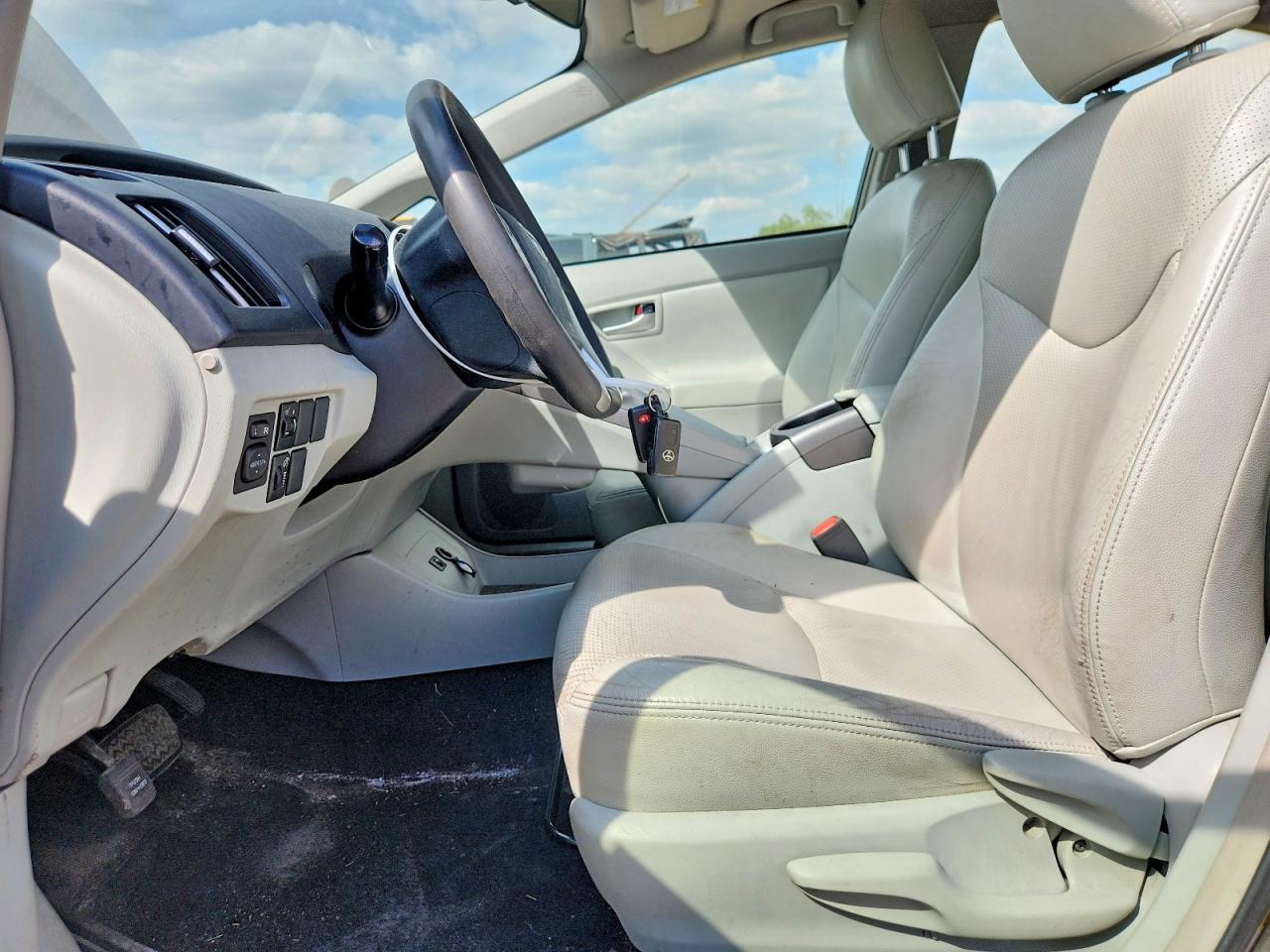 2014 Toyota Prius Two - Фото 7