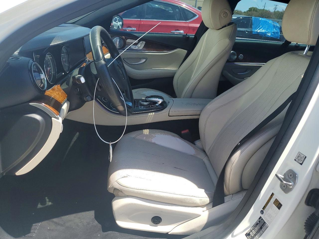 2017 Mercedes-Benz E 300 - Фото 7