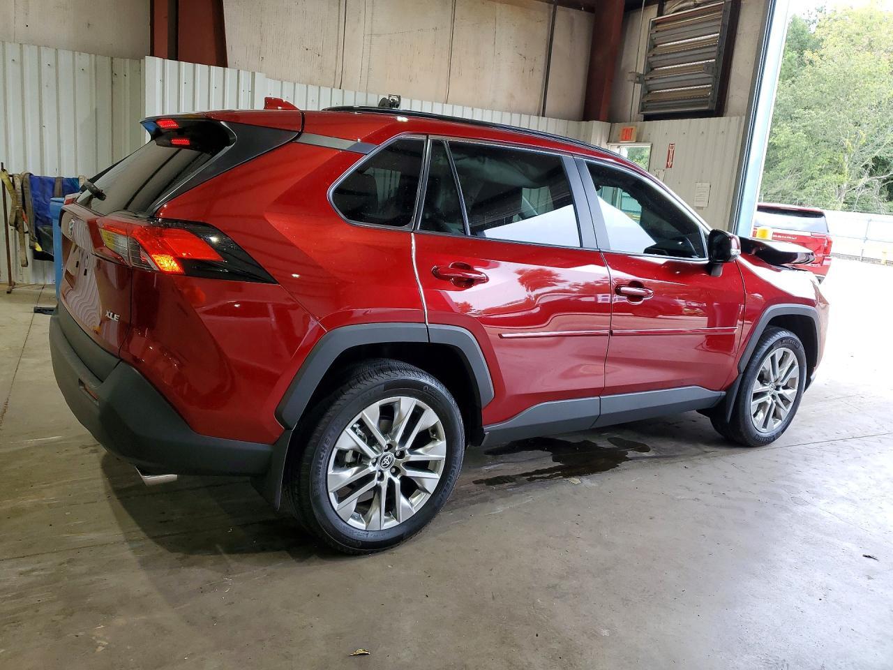 2025 Toyota Rav4 Xle Premium - Image 3