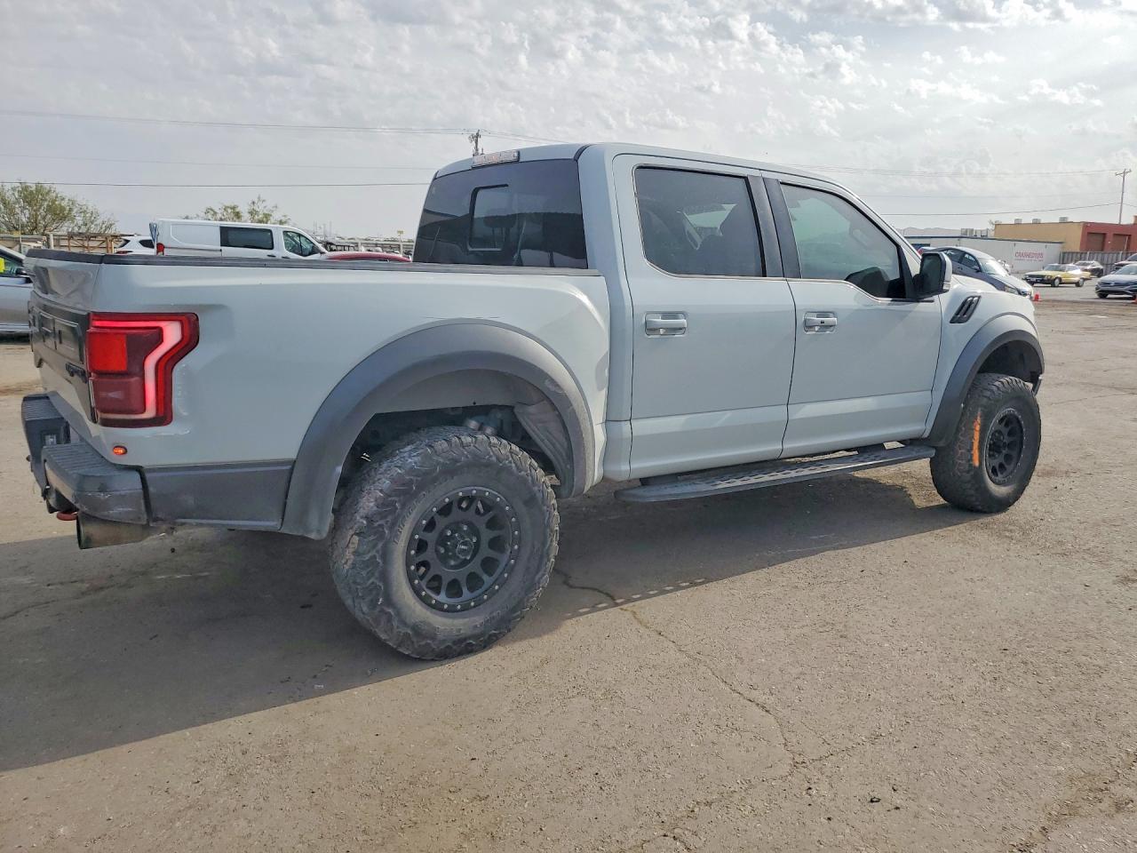 2017 Ford F150 Raptor - Image 3