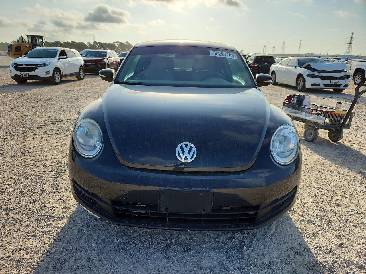2017 Volkswagen Beetle Se - Фото 5