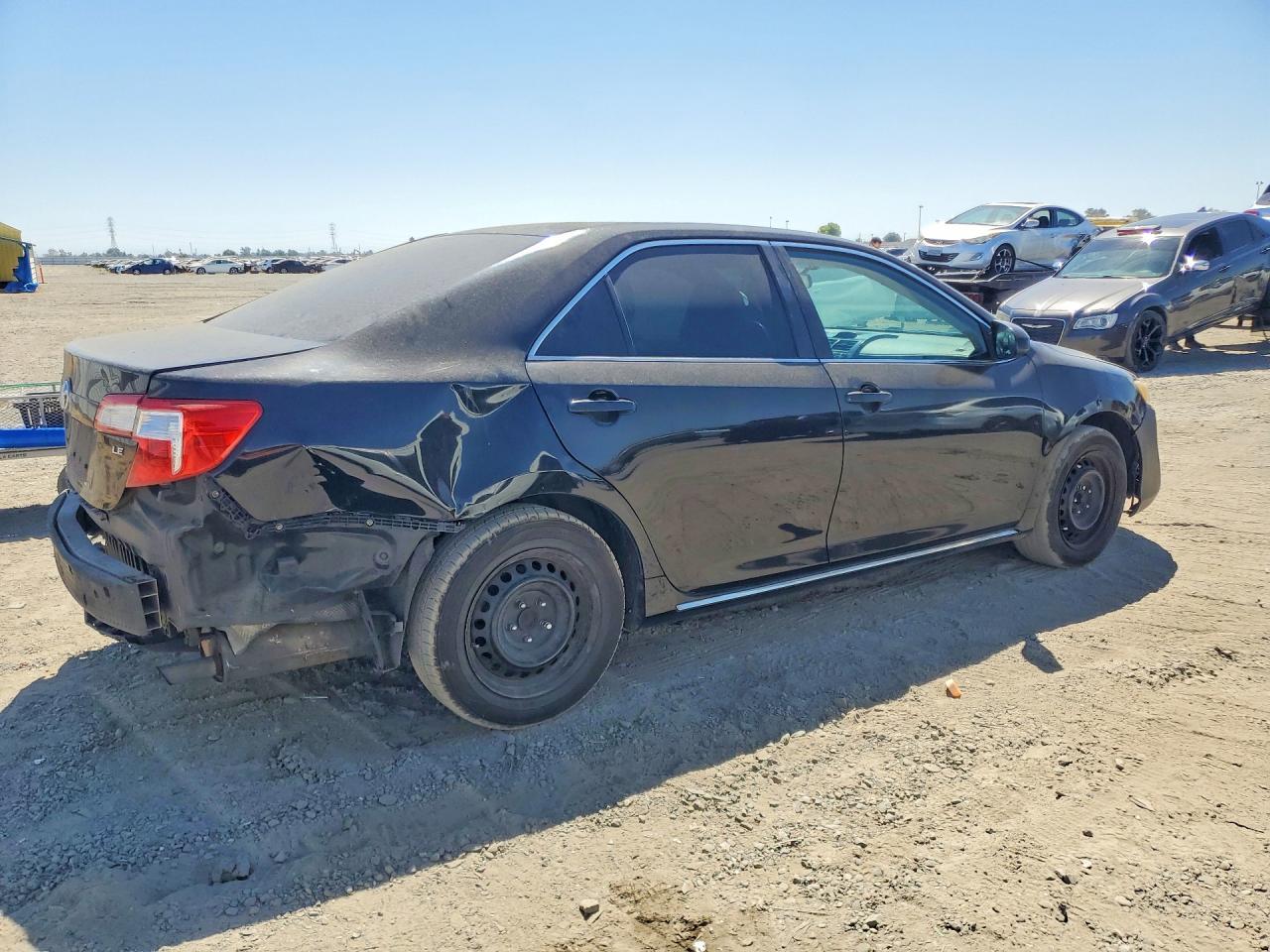 2014 Toyota Camry Le - Фото 3