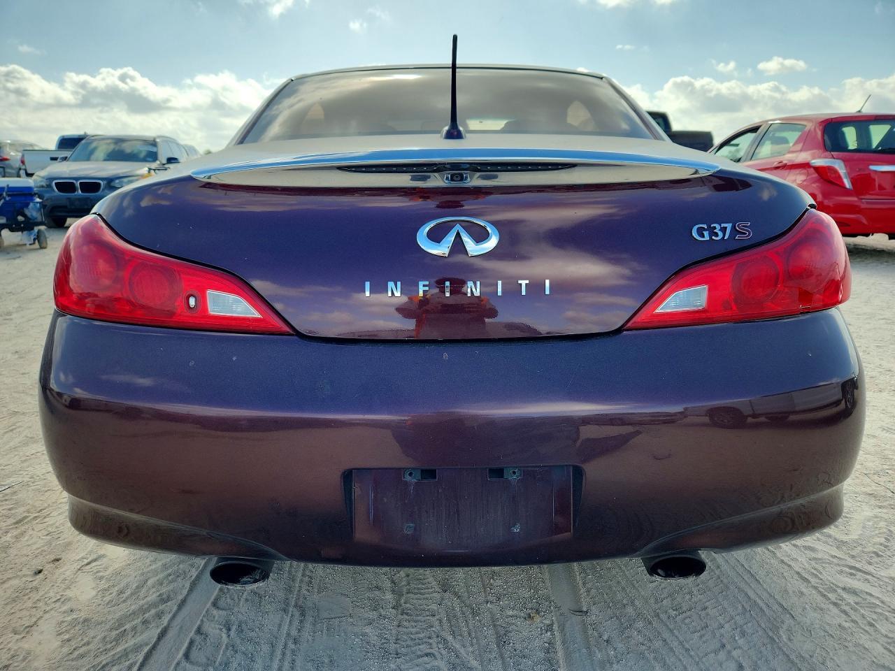 2009 Infiniti G37 Convertible Base - Фото 6
