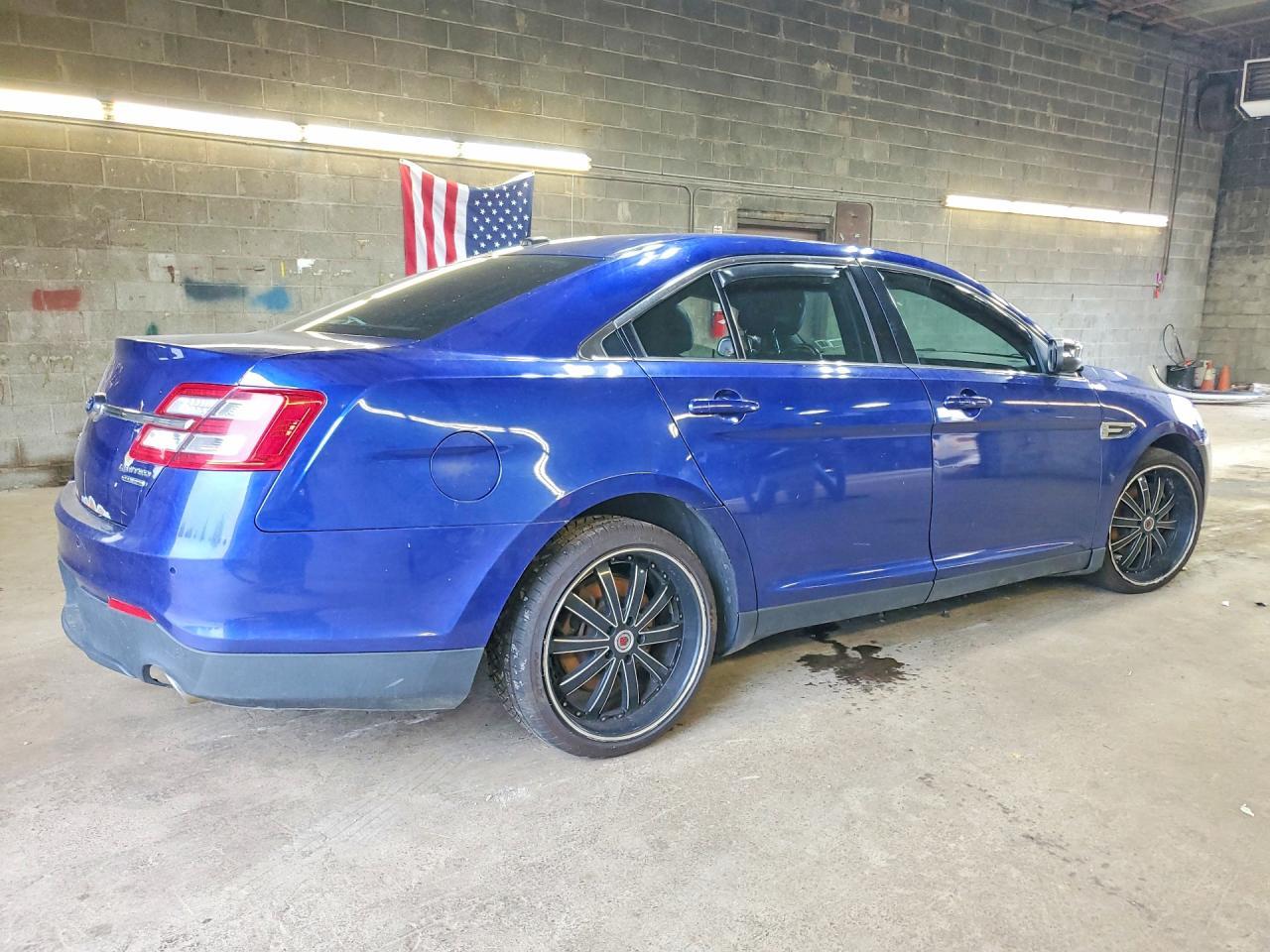2013 Ford Taurus Limited - Фото 3