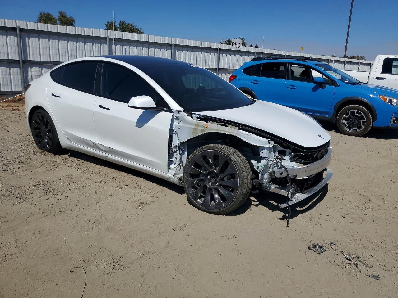 2022 Tesla Model 3 - Фото 4