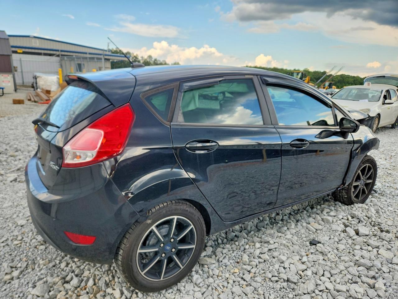 2019 Ford Fiesta Se - Фото 3