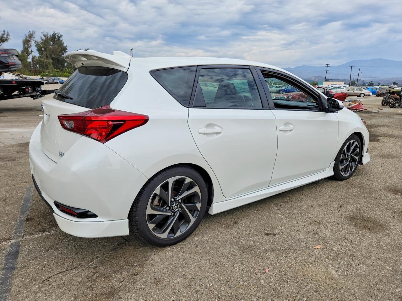 2017 Toyota Corolla Im Base - Image 3