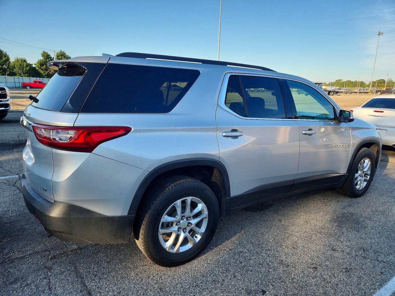 2019 Chevrolet Traverse Lt - Image 3