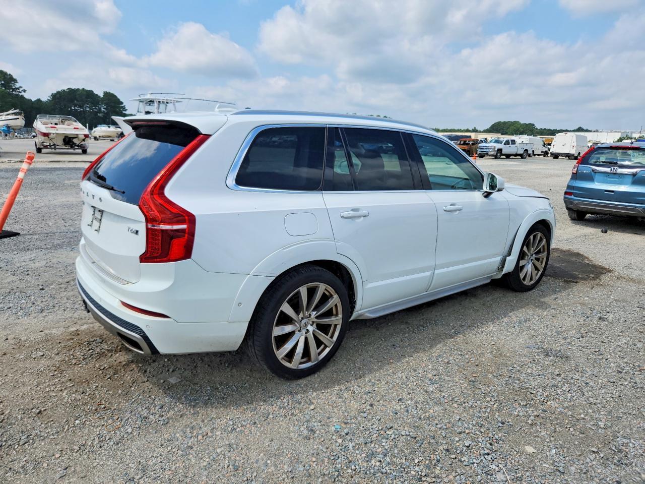 2016 Volvo Xc90 T6 - Image 3