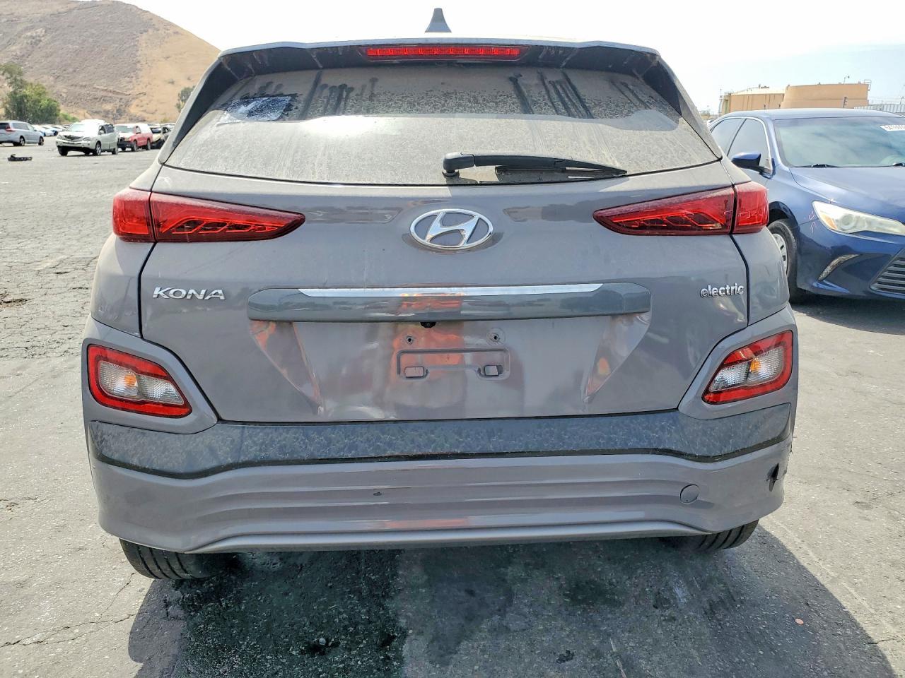 2021 Hyundai Kona Limited - Image 6