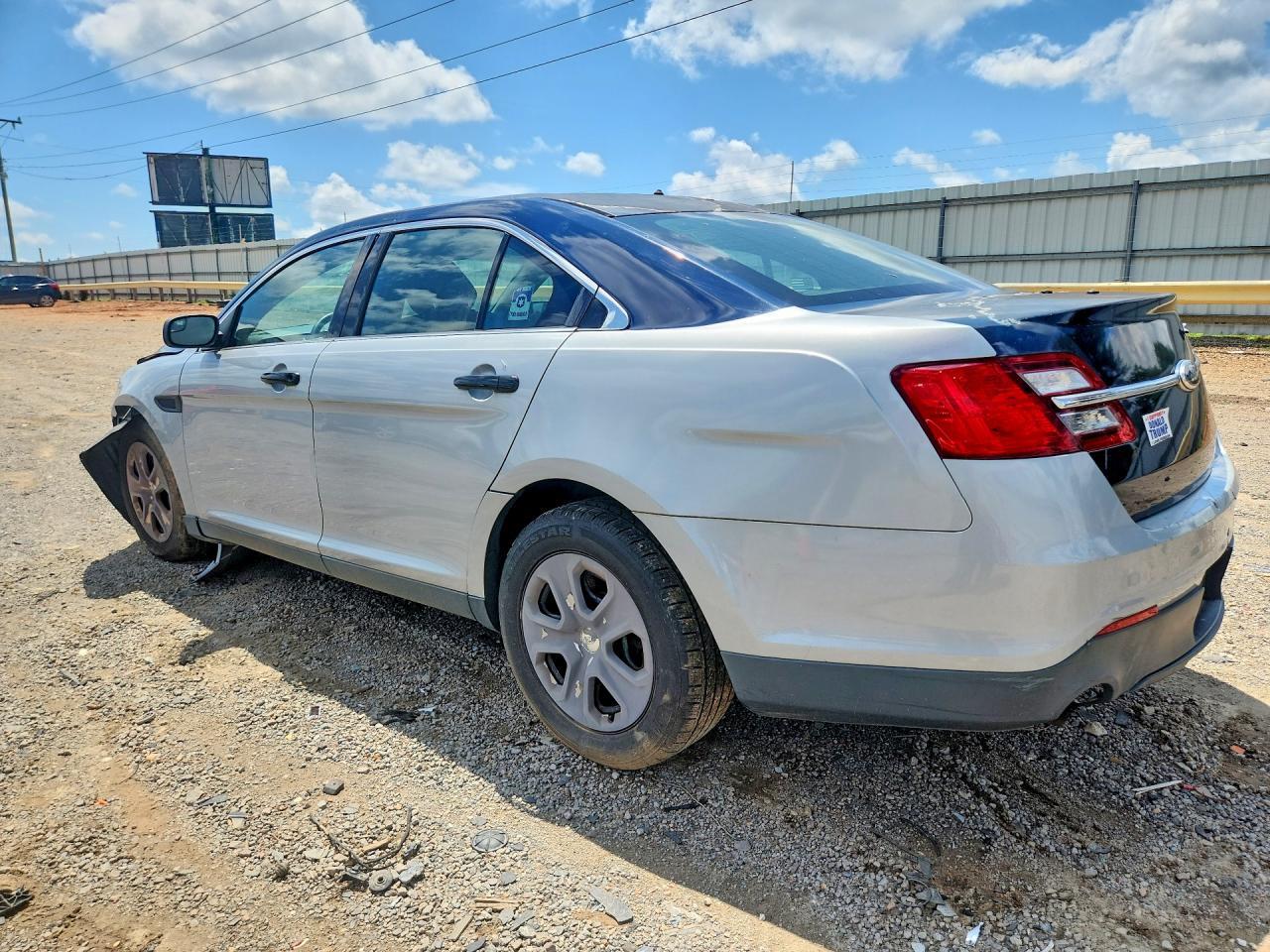 2013 Ford Taurus Police Interceptor - Фото 2