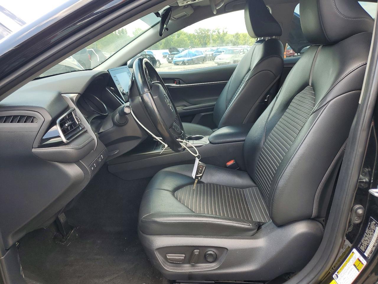 2022 Toyota Camry Se - Фото 7