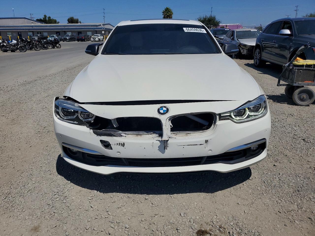 2017 BMW 330 Xi - Фото 5