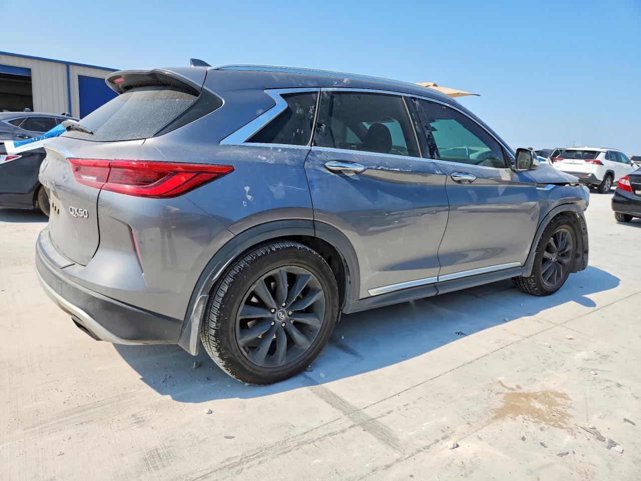 2019 Infiniti Qx50 Luxe - Image 3
