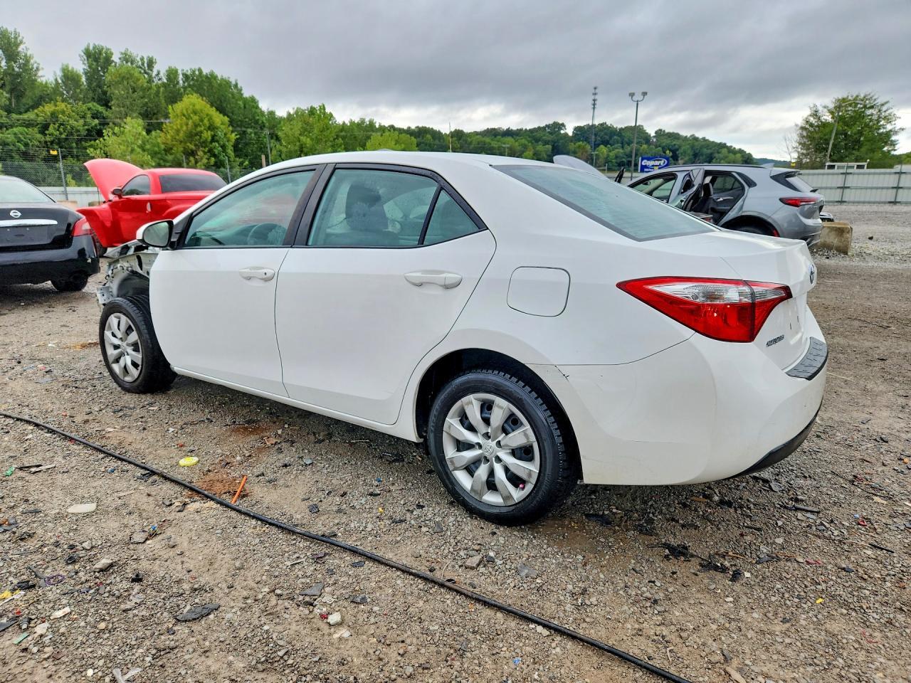 2015 Toyota Corolla Le - Фото 2