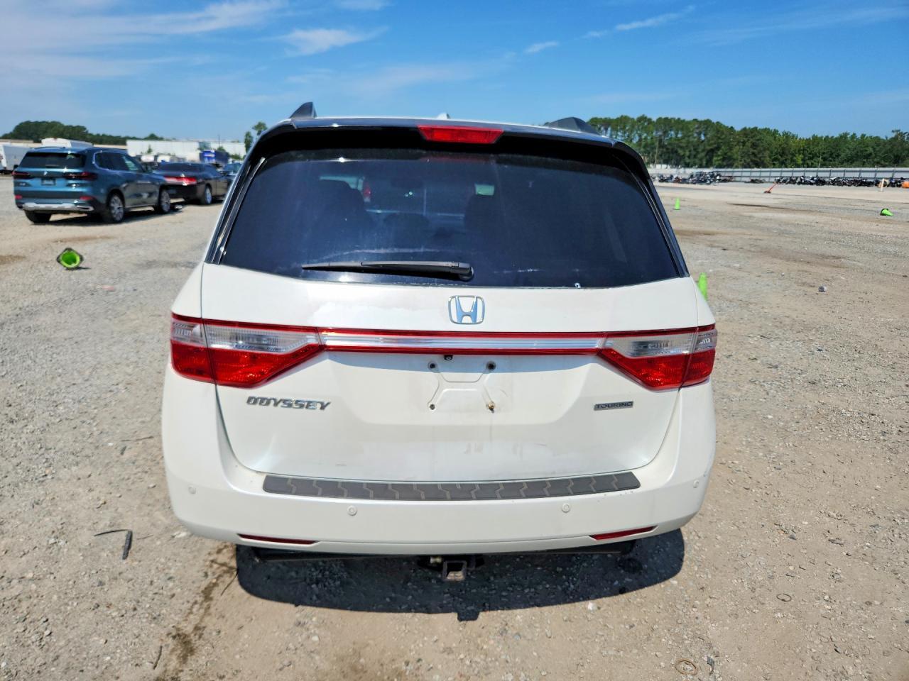 2012 Honda Odyssey Touring - Image 6