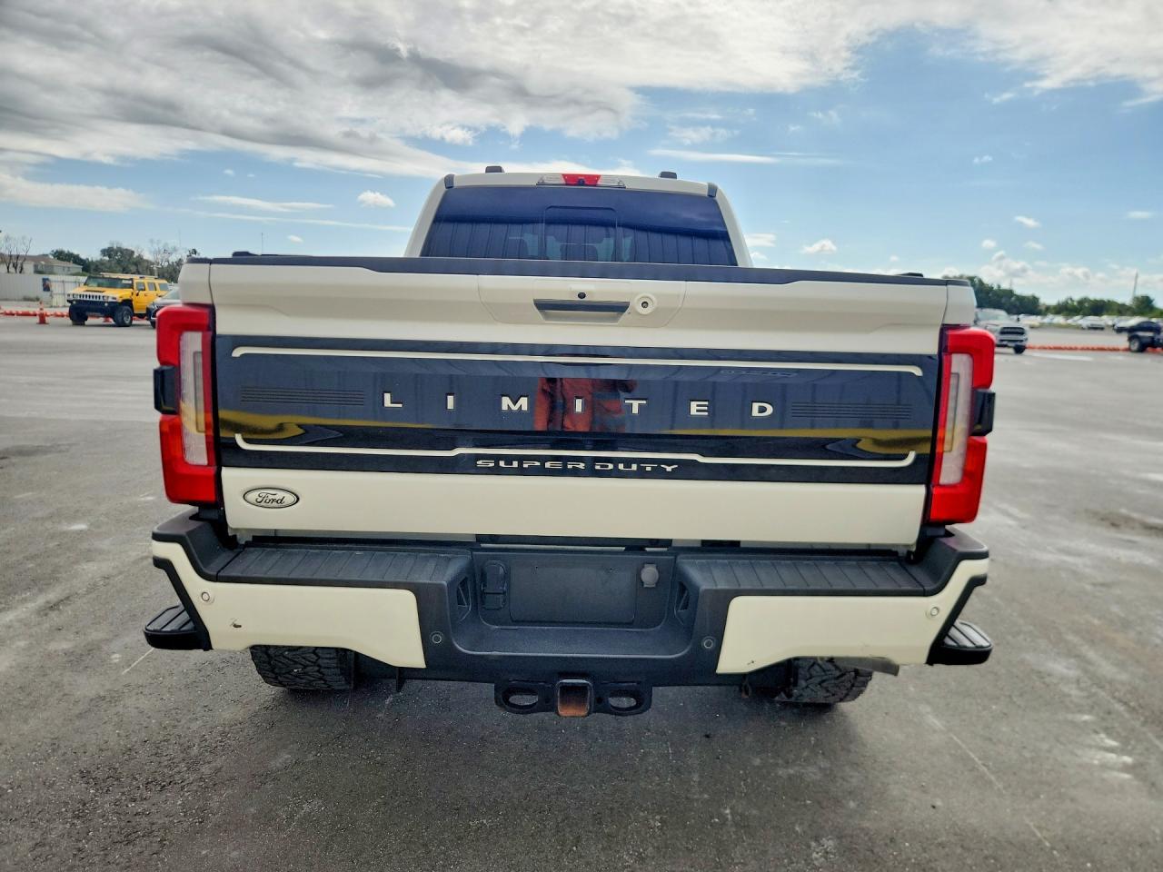 2024 Ford F250 Super Duty - Image 6
