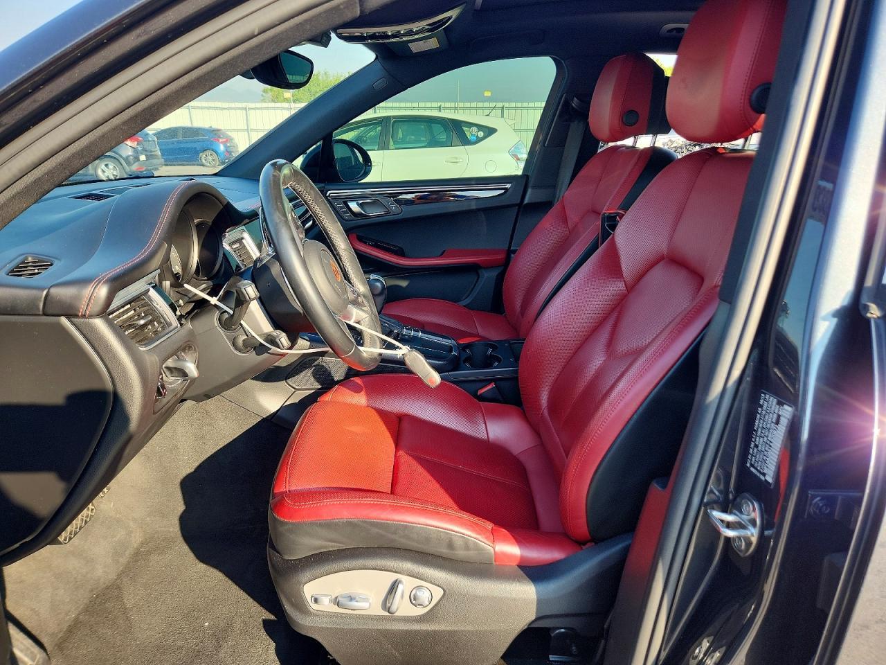 2018 Porsche Macan - Image 7