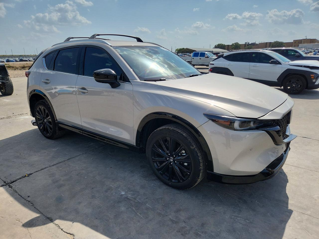 2025 Mazda Cx-5 Premium - Image 4