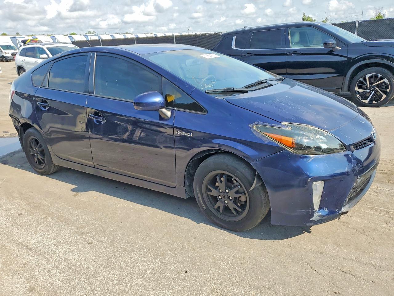 2013 Toyota Prius Two - Фото 4