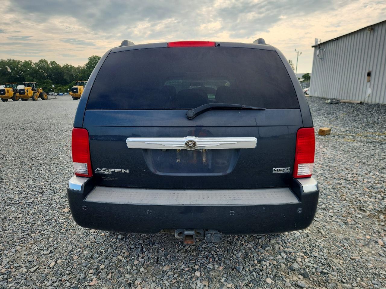 2008 Chrysler Aspen Limited - Image 6