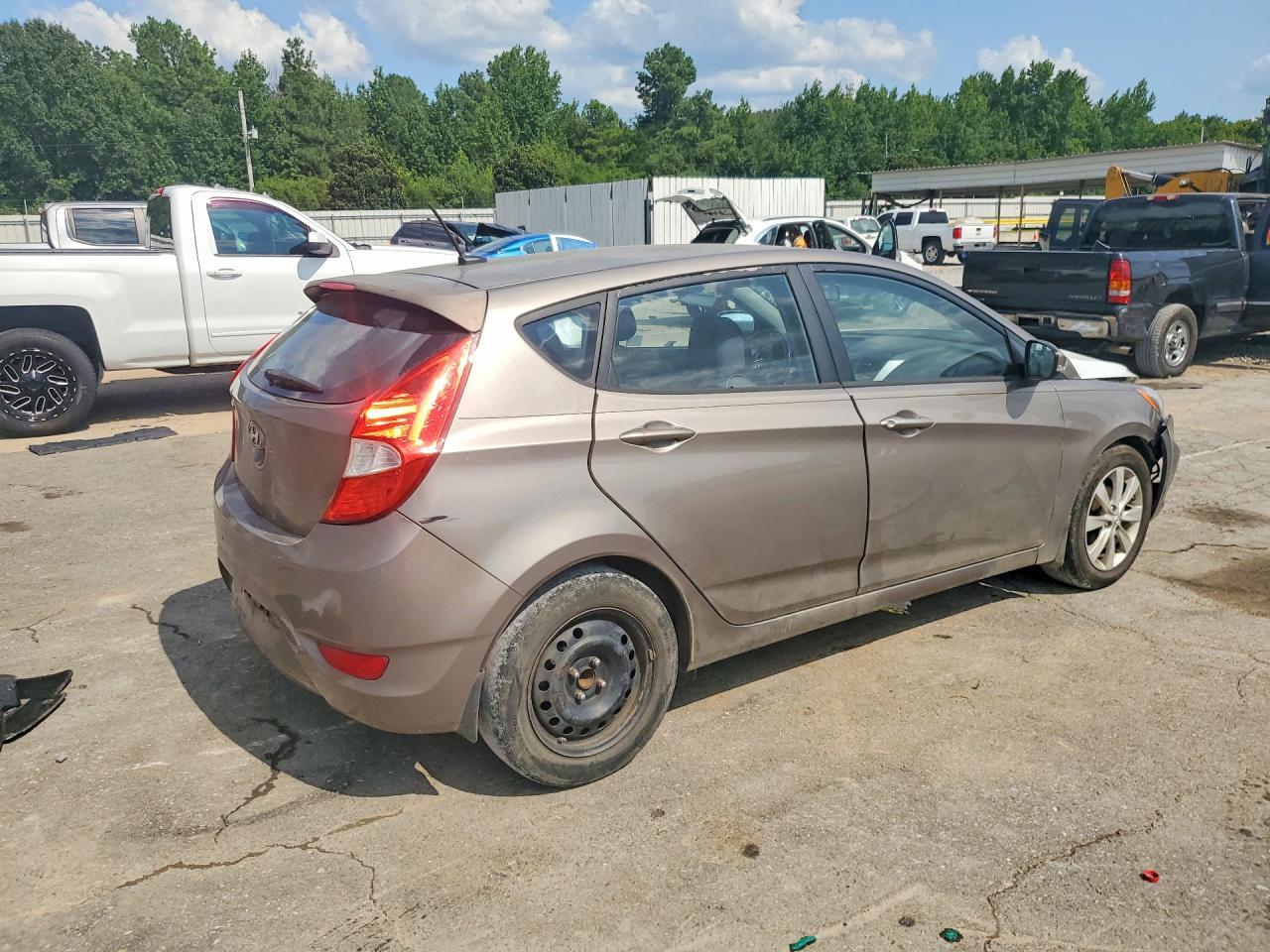2013 Hyundai Accent Se - Фото 3