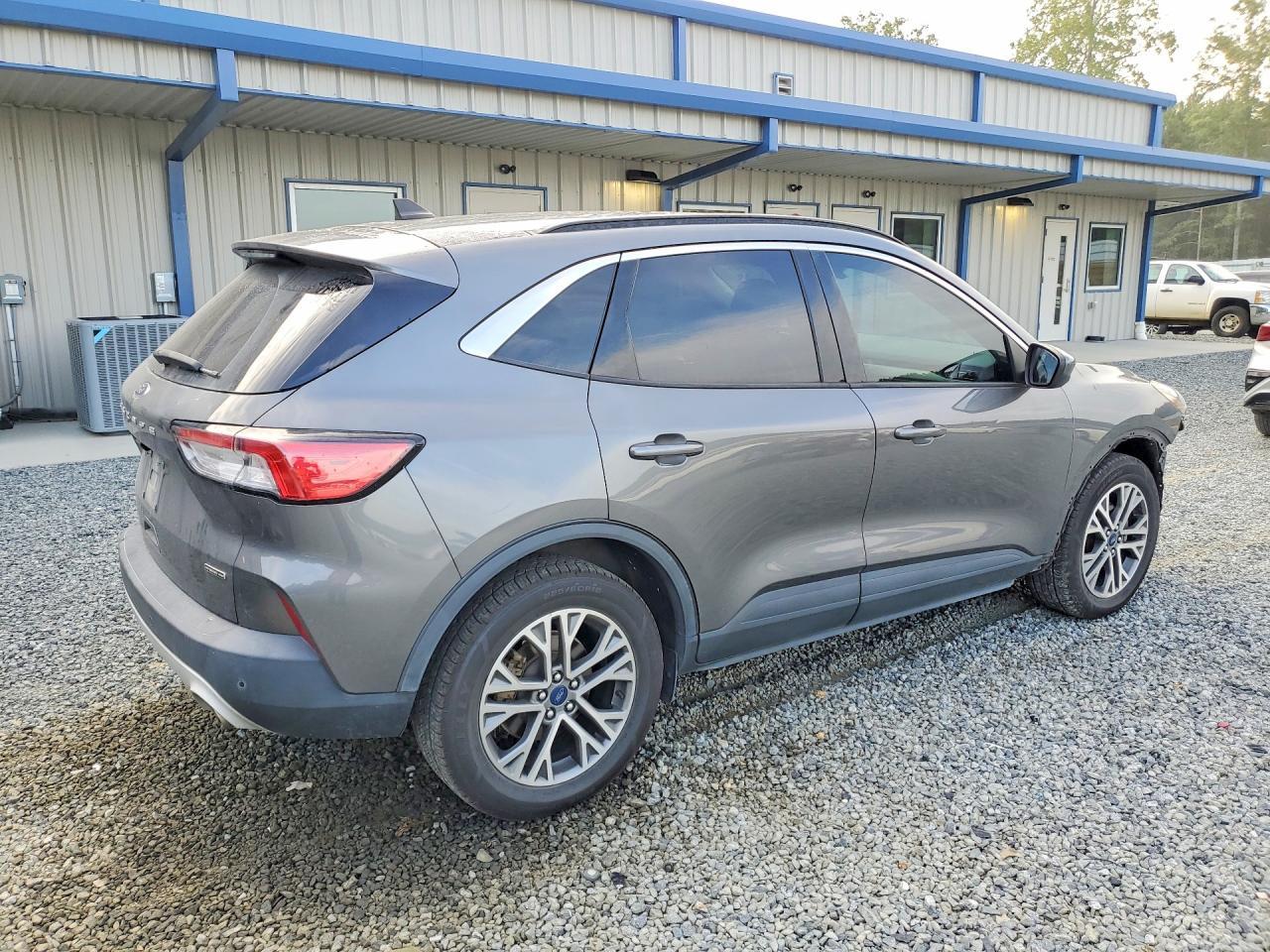 2021 Ford Escape Sel - Image 3