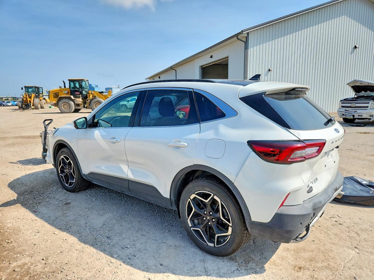 2026 Ford Escape Platinum - Фото 2