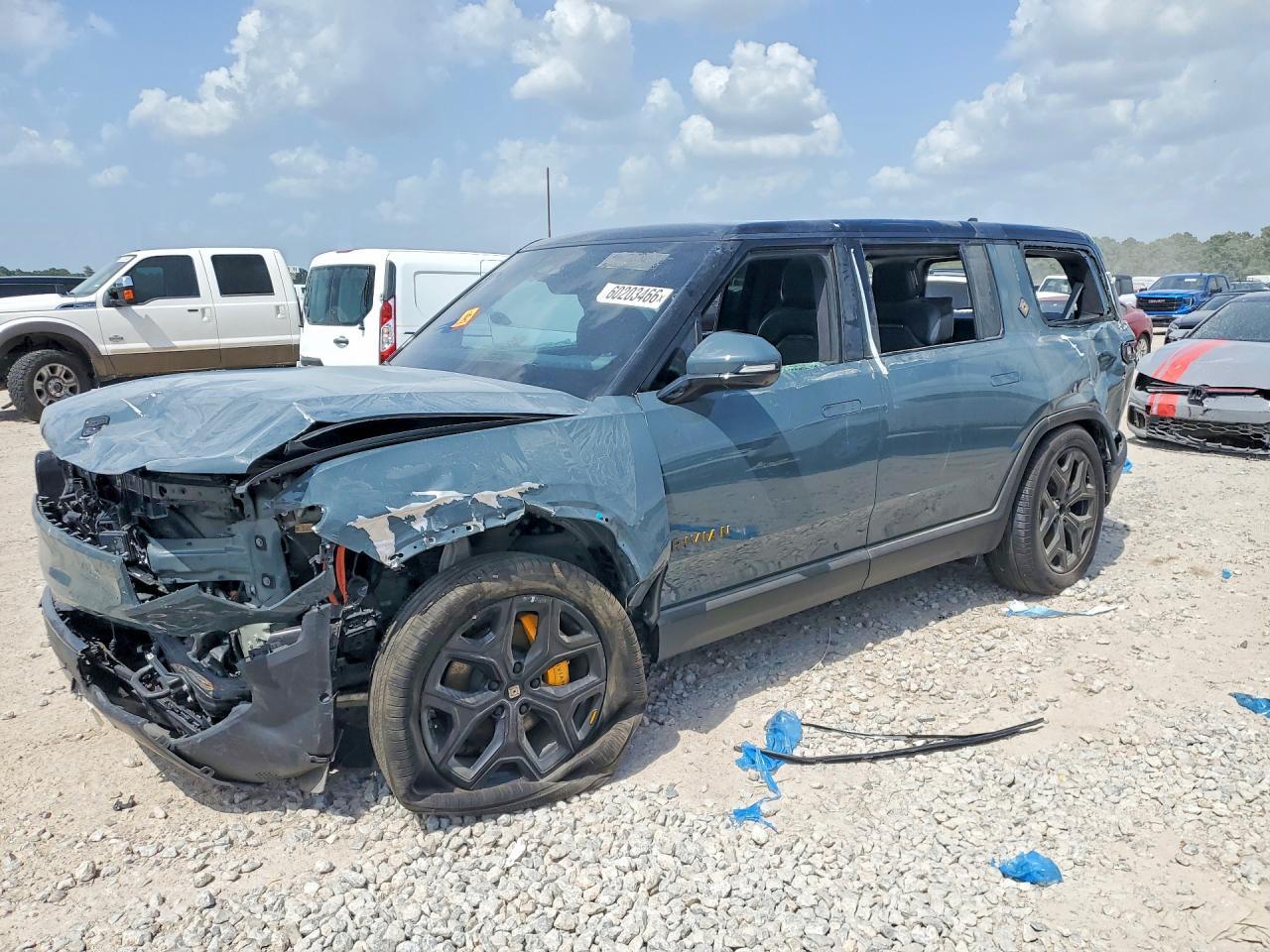 2025 Rivian R1S Premium