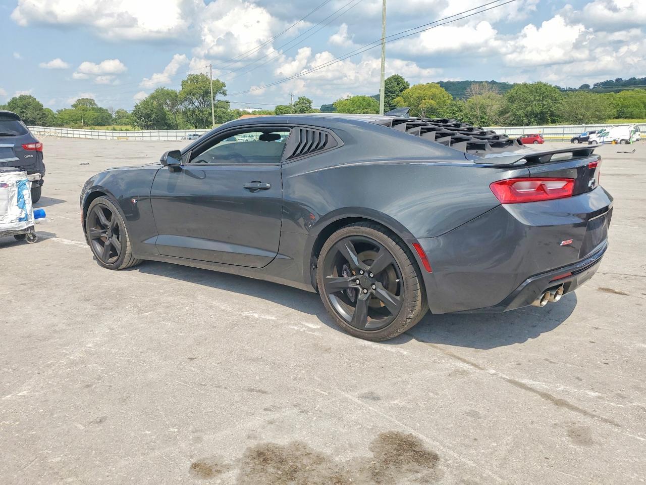 2018 Chevrolet Camaro Ss - Image 2
