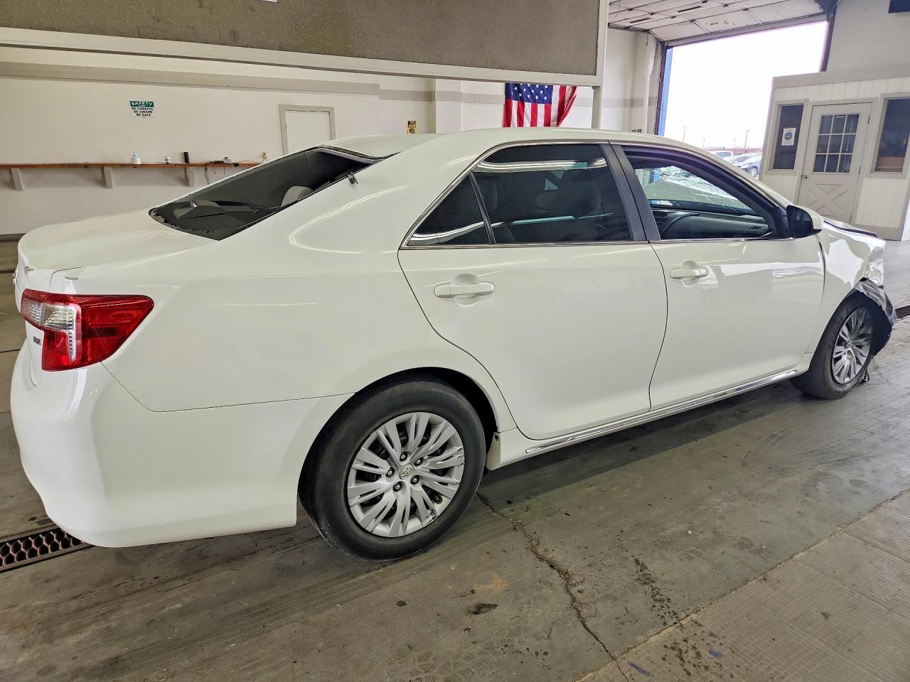 2013 Toyota Camry Le - Image 3
