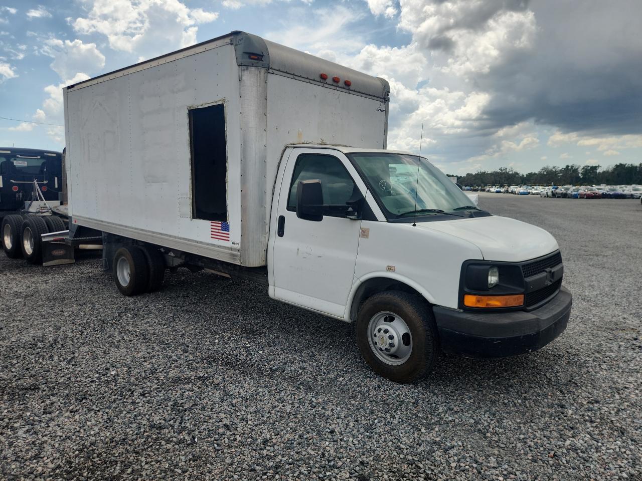 2015 Chevrolet Express G3500 - Фото 4