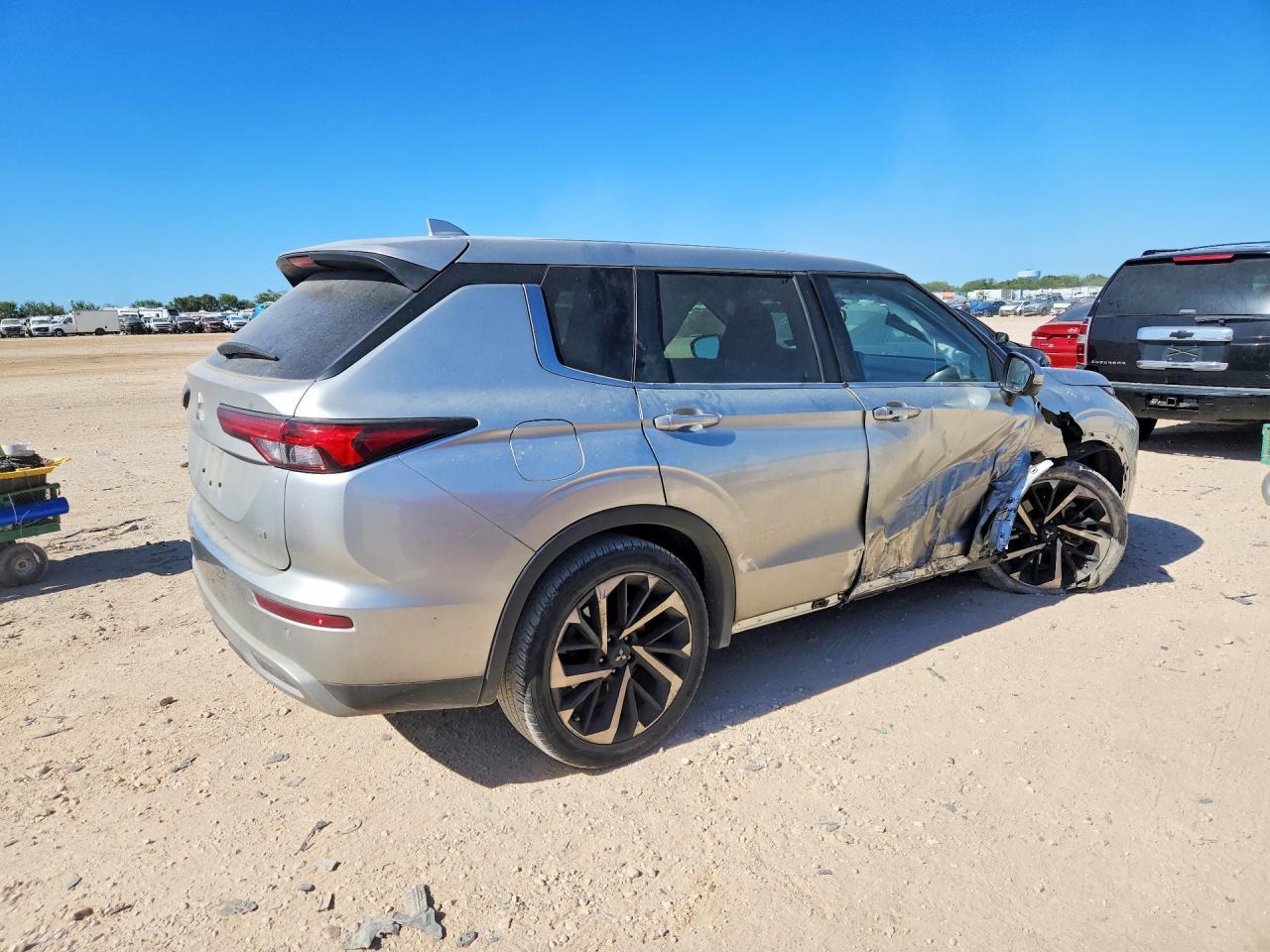 2022 Mitsubishi Outlander Se - Фото 3