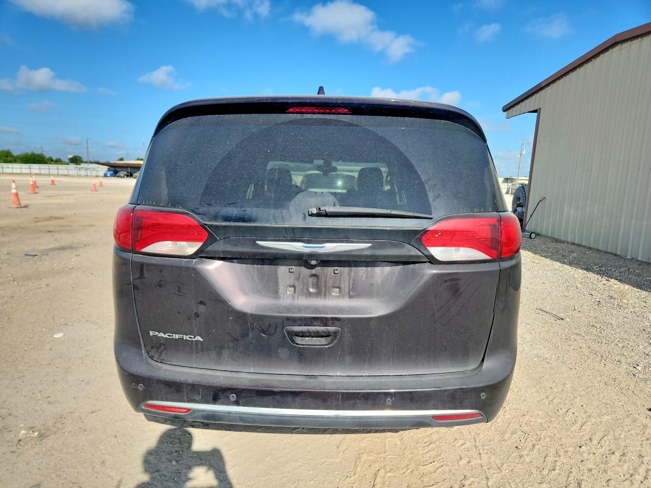 2017 Chrysler Pacifica Touring L Plus - Image 6