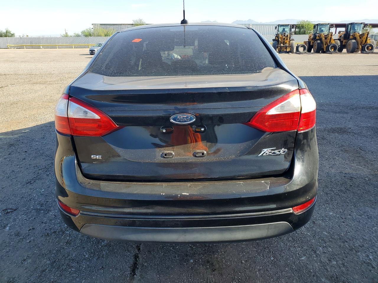 2018 Ford Fiesta Se - Image 6