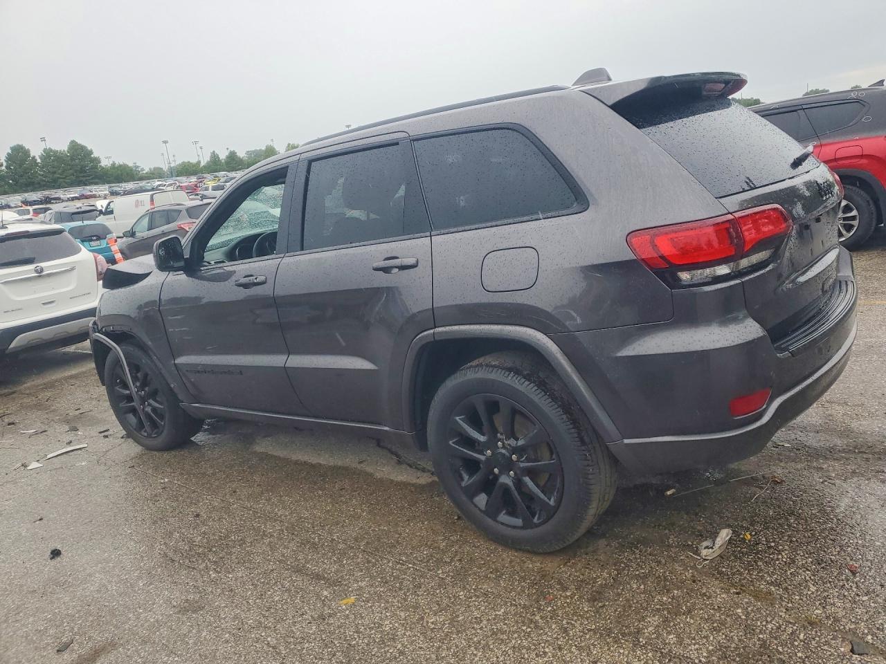 2019 Jeep Grand Cherokee Laredo - Фото 2