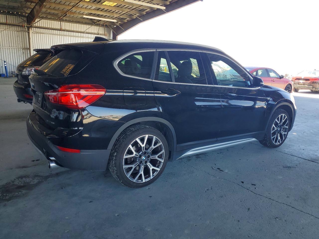 2022 BMW X1 Sdrive28I - Фото 3